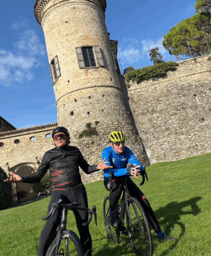 Foto2 (Gianni Bugno e Claudio Chiappucci, due ambasciatori prestigiosi per il cicloturismo sul territorio salsese)