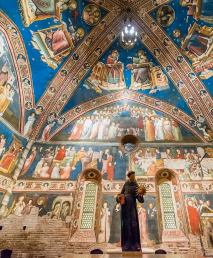 La cattedrale di San Nicola da Tolentino è stata oggetto di un notevole restauro: al so interno spicca il Cappellone di San Nicola, di scuola giottesca (foto Sergio Paparoni)