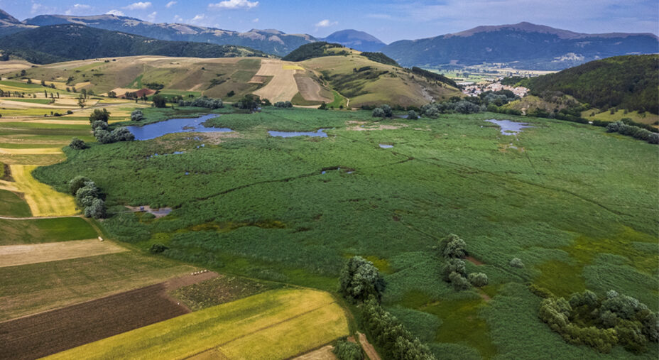 Da Colfiorito si entra nel cratere del sisma del 2016: qui l'intervento per la ricostruzione è stato molto incisivo