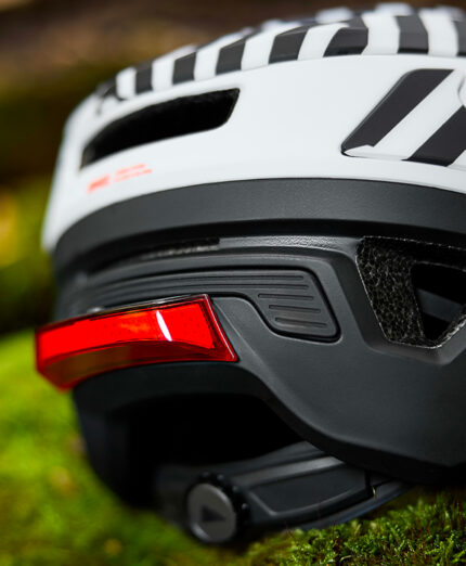 Canyon sbarca ufficialmente nella categoria dei caschi da mtb