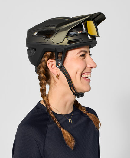 Canyon sbarca ufficialmente nella categoria dei caschi da mtb