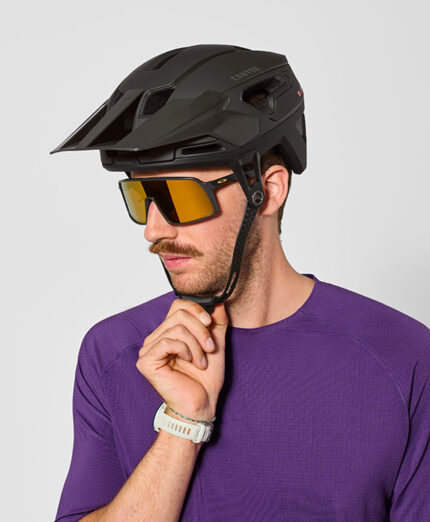 Canyon sbarca ufficialmente nella categoria dei caschi da mtb