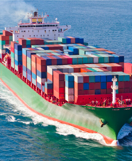 Al porto del Pireo, ad Atene, sono stati sequestrati 2.453 container contenenti merce di contrabbando (depositphotos.com)