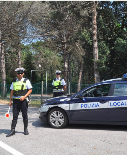 La Polizia Locale di Verona ha intensificato i controlli per intercettare le bici elettriche irregolari (foto veronanetwork.it)