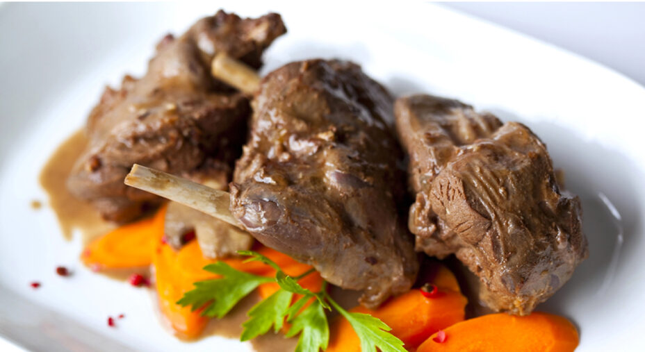 La carne di cinghiale ricorda quella del maiale, ma è meno grassa  (depositphotos.com)