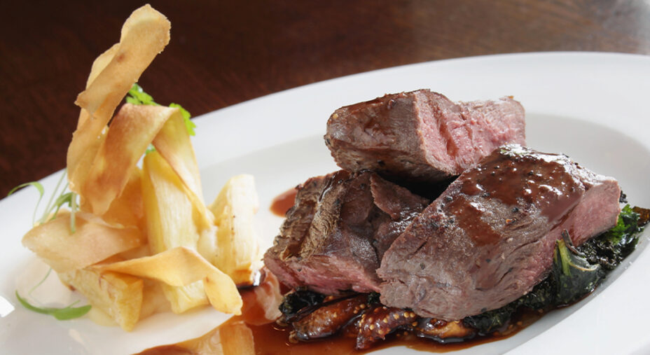 Il cervo ha un elevato contenuto proteico con apporto significativo di ferro (depositphotos.com)