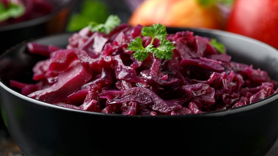 Natale vegano, alimentazione, Cavolo rosso brasato con mele e ribes (depositphotos.com)