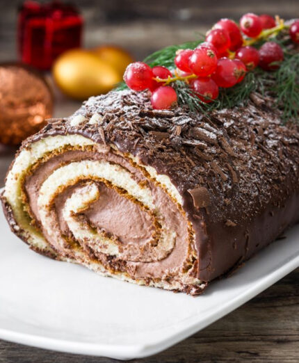 Infine per dessert si può preparare il tronchetto di Natale vegano (foto Primo Chef)