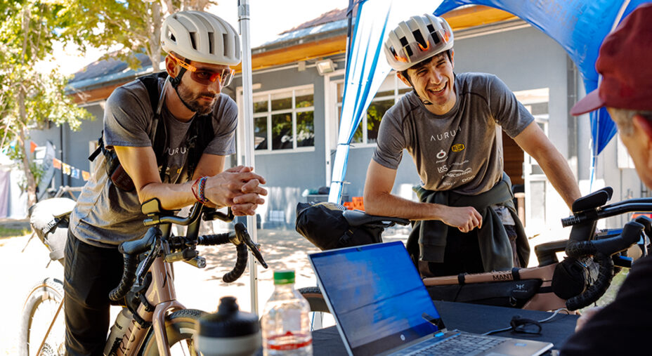 Dopo 800 km di strada sostanzialmente dritta, l'arrivo a Pucón per la registrazione (foto Aurum)