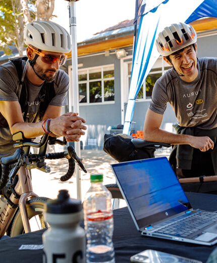 Dopo 800 km di strada sostanzialmente dritta, l'arrivo a Pucón per la registrazione (foto Aurum)