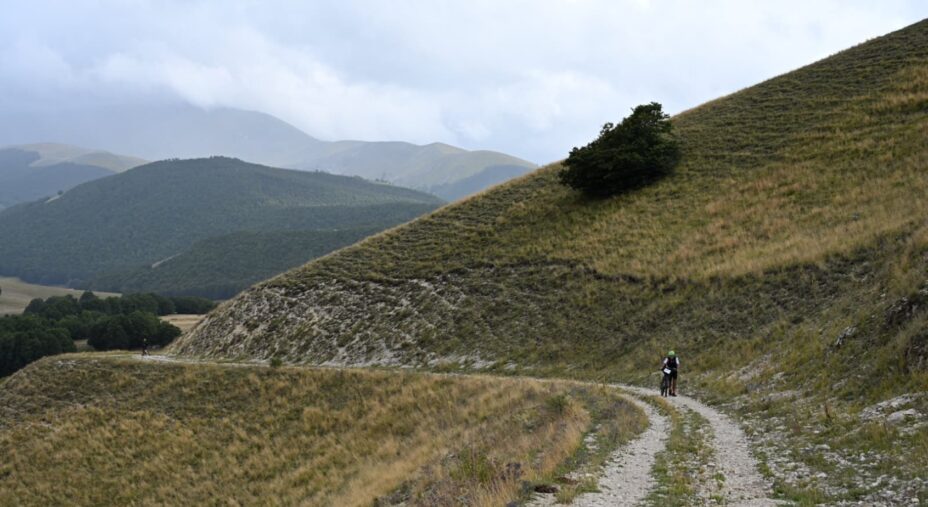 Abruzzo Gravel, salita, bikepacking