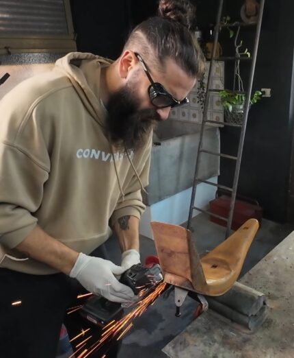 Federico Giaretto restaura la bici di Stranger Things