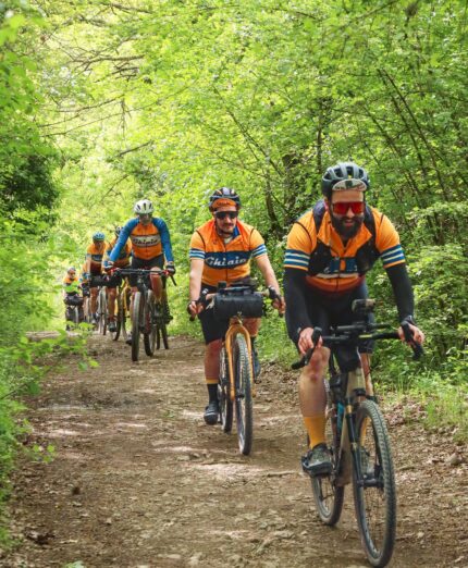 Ghiaia Explorers, gruppo, gravel