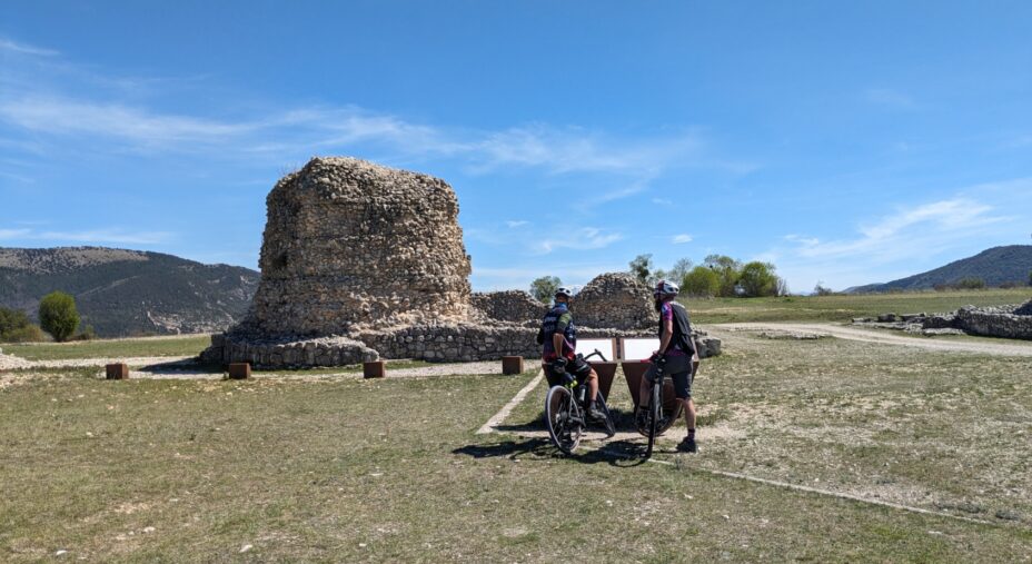 Abruzzo Gravel, storia, siti archeologici