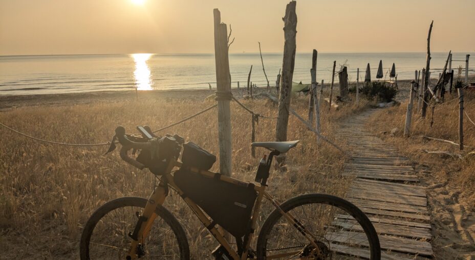 Abruzzo Gravel, mare, tramonto, spiaggia