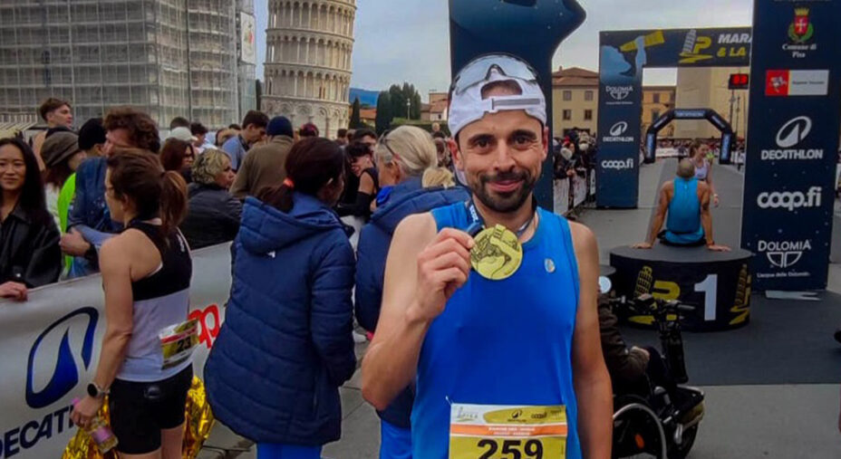 Un'estemporanea presenza podistica, alla Maratona di Pista corsa in 3h06'21", finendo 184°