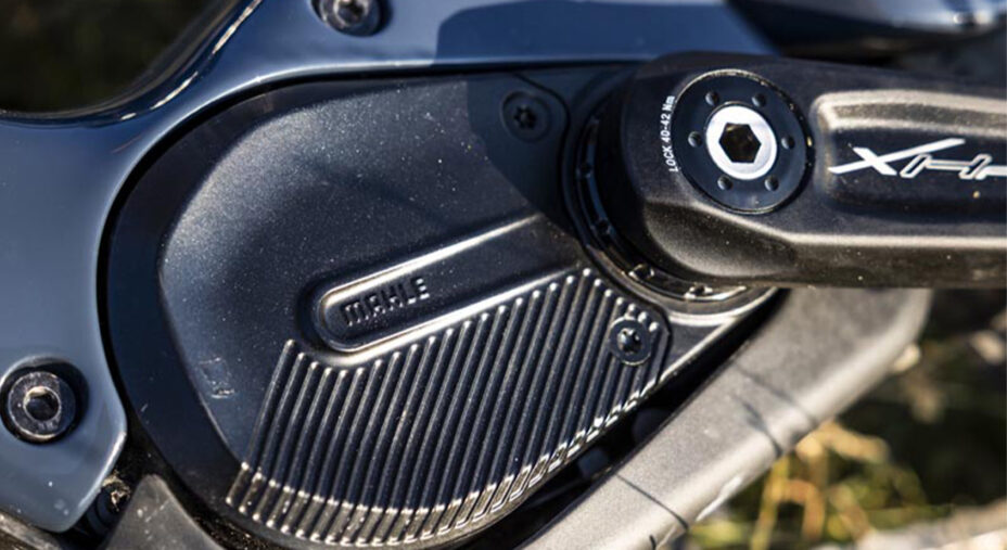 Il motore M40 ha numerosi spunti originali, addirittura l'adattamento alla frequenza cardiaca