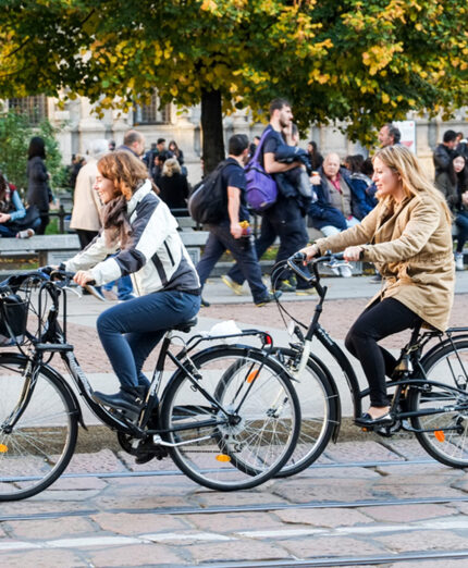 Nella città meneghina sono oltre 330 i chilometri a disposizione dei ciclisti