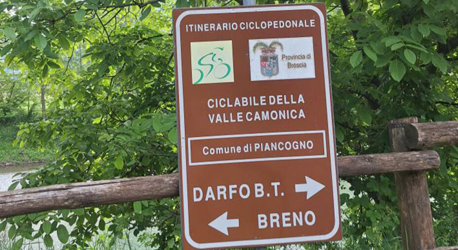 Un profondo lavoro di segnaletica favorisce la presenza di cicloturisti lungo la Ciclovia dell'Oglio