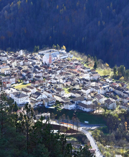 Il piccolo borgo di Claut (PN), meno di 1.000 abitanti eppure diventato sempre più centrale nell'offroad