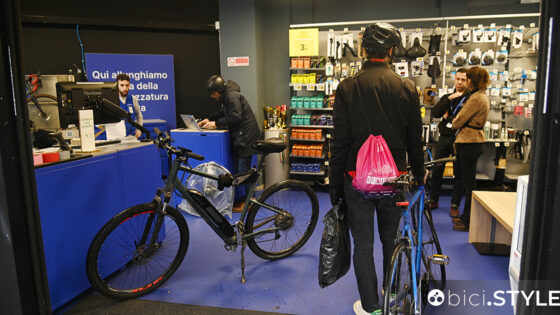 Decathlon, via Cairoli, Milano