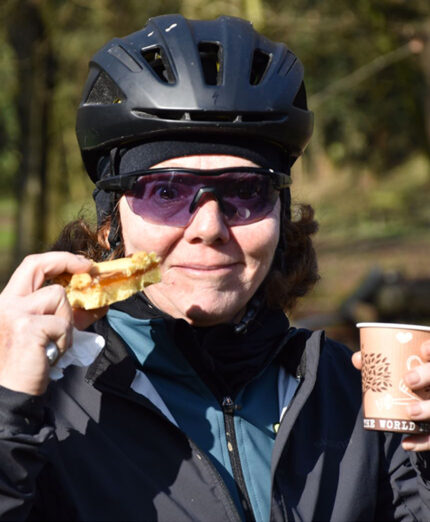 Il ristoro è uno dei momenti clou per la Gravel della Merla