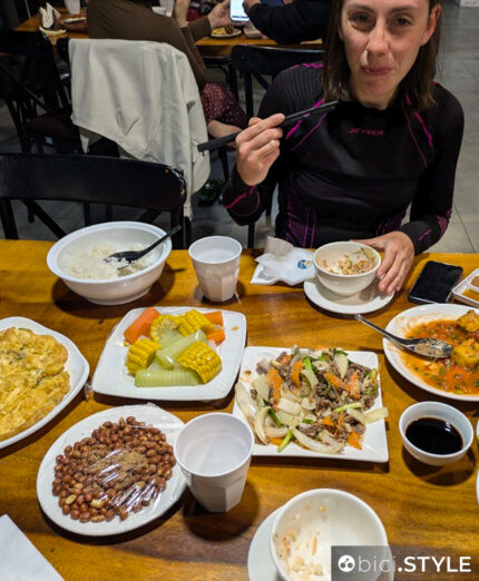 Viaggiare in un Paese come il Vietnam significa riscrivere anche il menù di ogni giornata, ma la colazione è sempres stata robusta