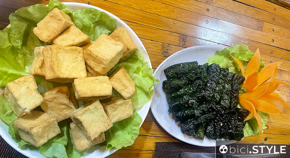 Tofu fritto e verdura, lo spuntino lungo il percorso parla davvero di un mondo diverso