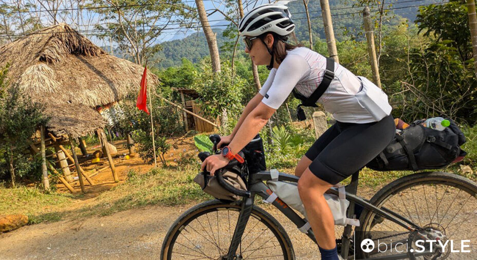 Dopo il soggiorno a Pu Long, il viaggio in Vietnam prosegue in direzione nord, verso il lago Hoa Binh