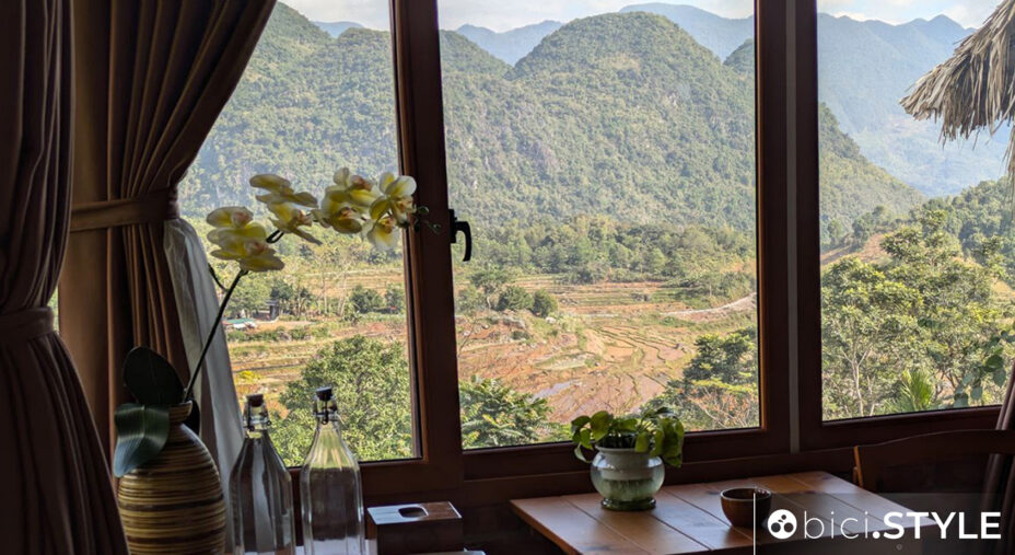 Dopo la notte nell'hotel a due stelle, l'arrivo a Pu Long ha il sapore di una redenzione