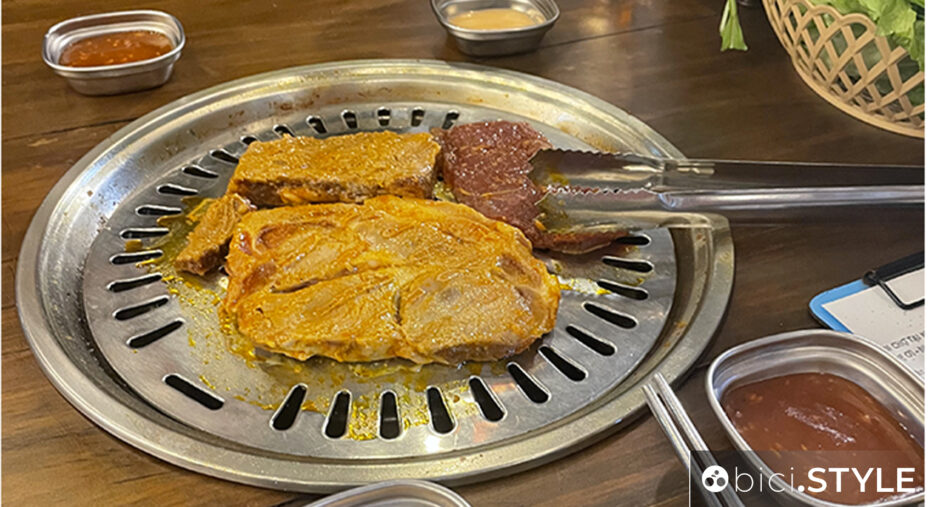 Il tipico BBQ vietnamita, mangiato nel ristorante locale, dopo il pauroso viaggio in taxi