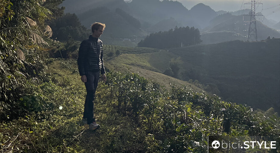 Marco è un enologo, ma in questo angolo di Vietnam non ci sono vigneti, bensì piantagioni di tè verde