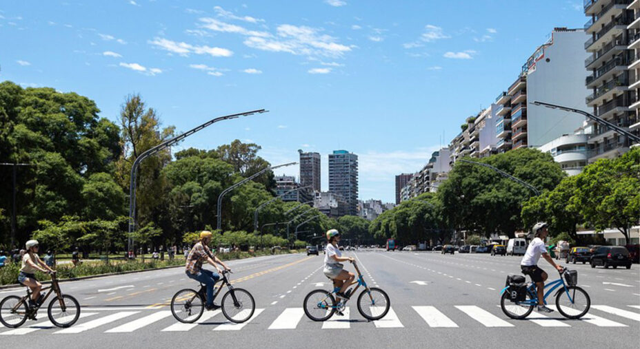 Buenos Aires è una delle poche metropoli davvero a misura di bici nel Sud America