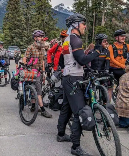 La partenza del Tour Divide è sempre da Banff in Canada, poi si costeggiano le Montagne Rocciose (foto Halfway Anywhere)