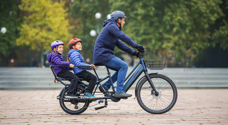 Karghò è una bici elettrica longtail uscita nel 2025. Può trasportare due bimbi