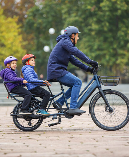 Karghò è una bici elettrica longtail uscita nel 2025. Può trasportare due bimbi