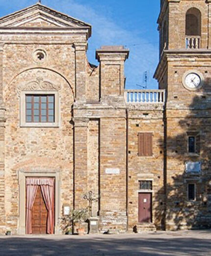 La bellissima chiesa di Castelluccio, caratteristico borgo medievale oggi frazione di Capolona