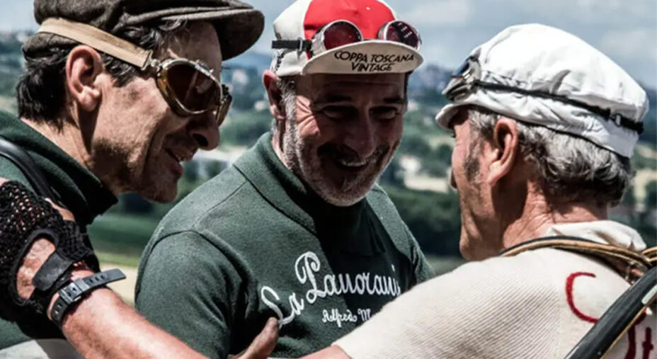 Tanti prendono parte a L'Ardita pensando anche al mercatino annesso, con molte memorabilia in vendita