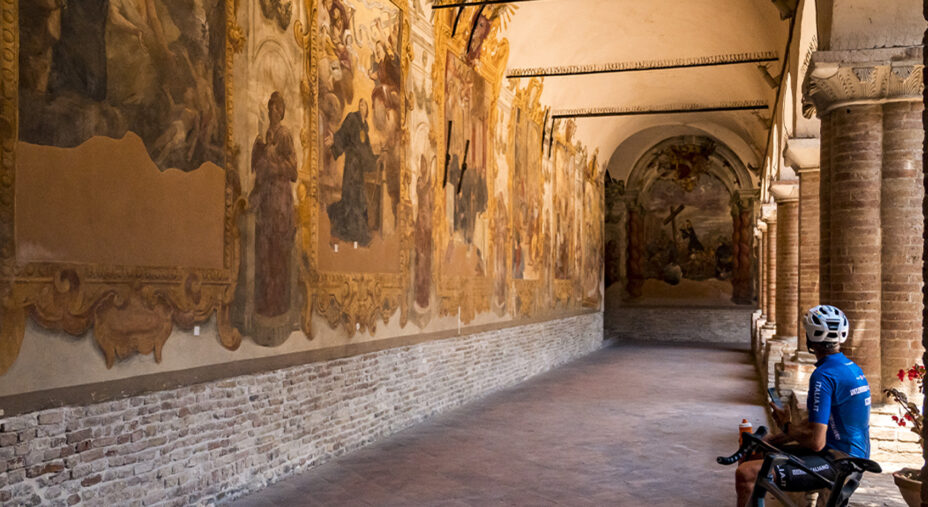I bellissimi affreschi della Basilica di San Nicola a Tolentino, luogo di sosta e meditazione