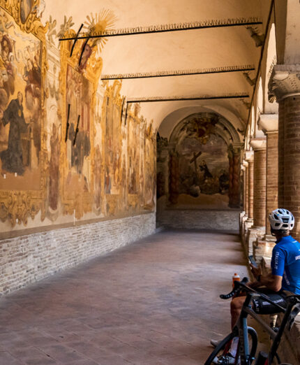 I bellissimi affreschi della Basilica di San Nicola a Tolentino, luogo di sosta e meditazione