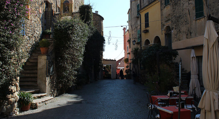 Il centro storico di Cervo, considerato uno dei borghi più belli d'Italia e tra i Comuni aderenti
