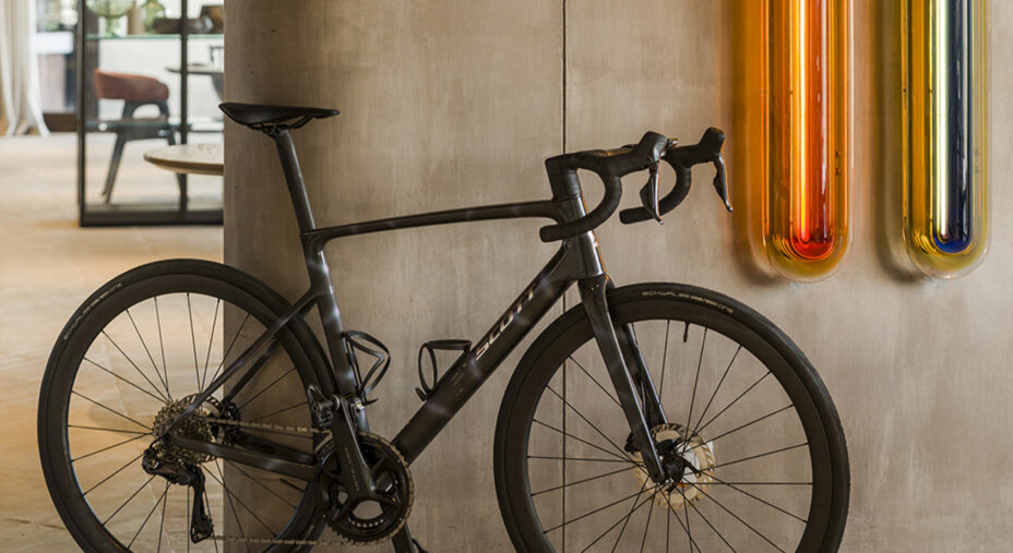 La Scott Addict RC 10 in dotazione a Mammoliti, una bici leggera da alte prestazioni ovunque