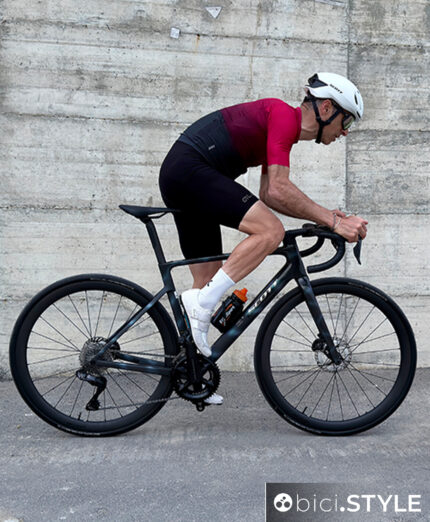 Scott Addict, fuori dai luoghi comuni e una bici moderna. Il test completo