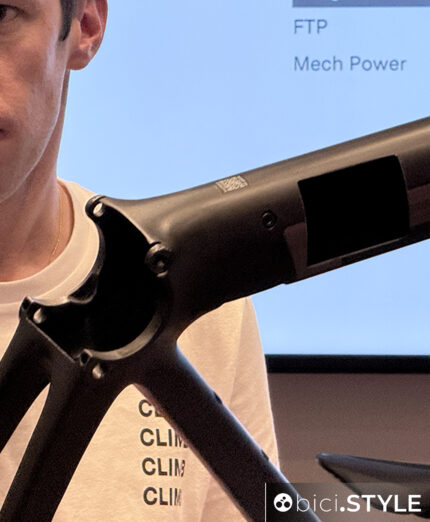 Nuova BMC AMP 01, una e-road discreta nell'erogazione e super elegante