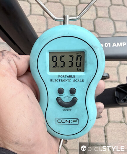 Nuova BMC AMP 01, una e-road discreta nell'erogazione e super elegante