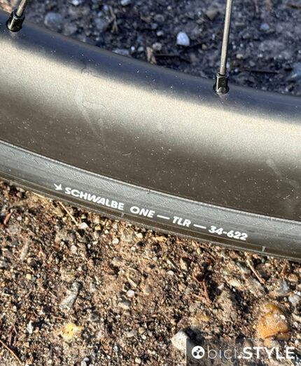 Scott Addict, fuori dai luoghi comuni e una bici moderna. Il test completo