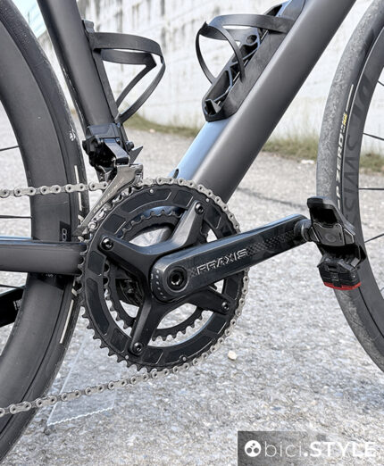 Nuova BMC AMP 01, una e-road discreta nell'erogazione e super elegante