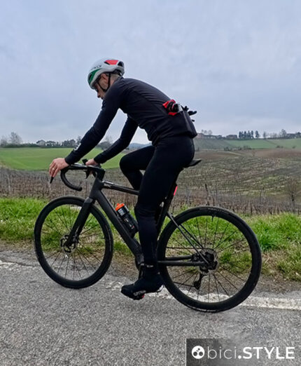 Nuova BMC AMP 01, una e-road discreta nell'erogazione e super elegante