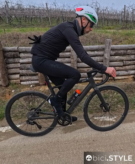 Nuova BMC AMP 01, una e-road discreta nell'erogazione e super elegante