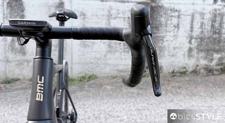 Nuova BMC AMP 01, una e-road discreta nell'erogazione e super elegante